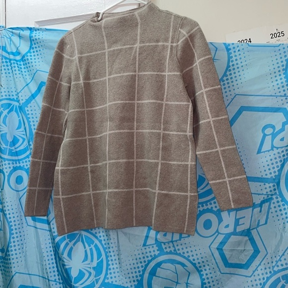 LOFT  Top . Size M​ - Picture 1 of 4